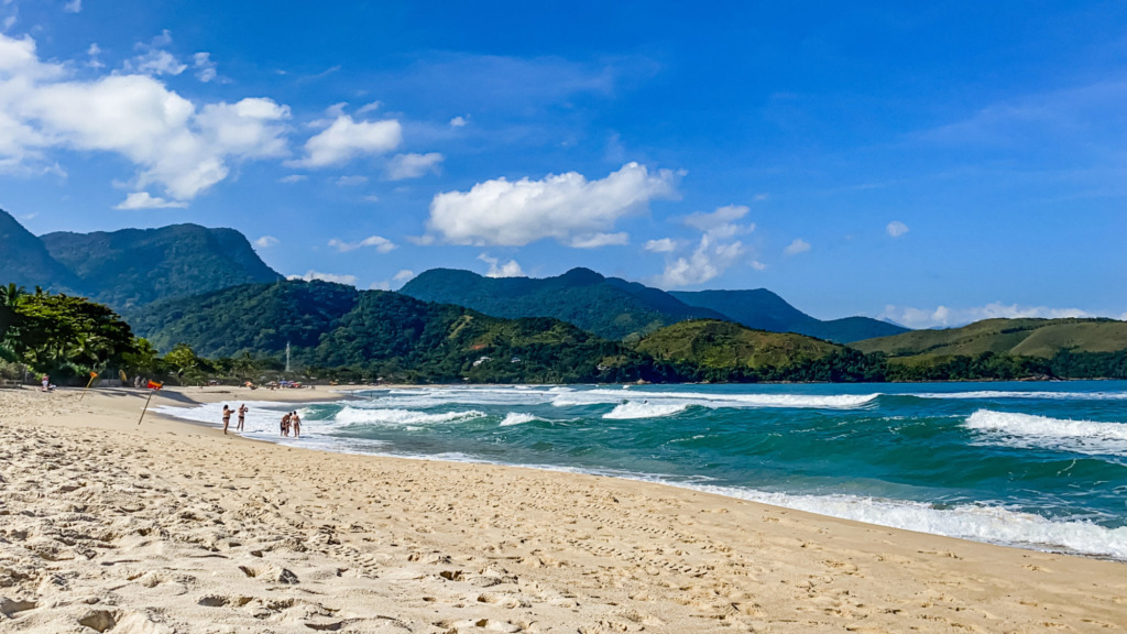 Pousadas pé na areia em Maresias